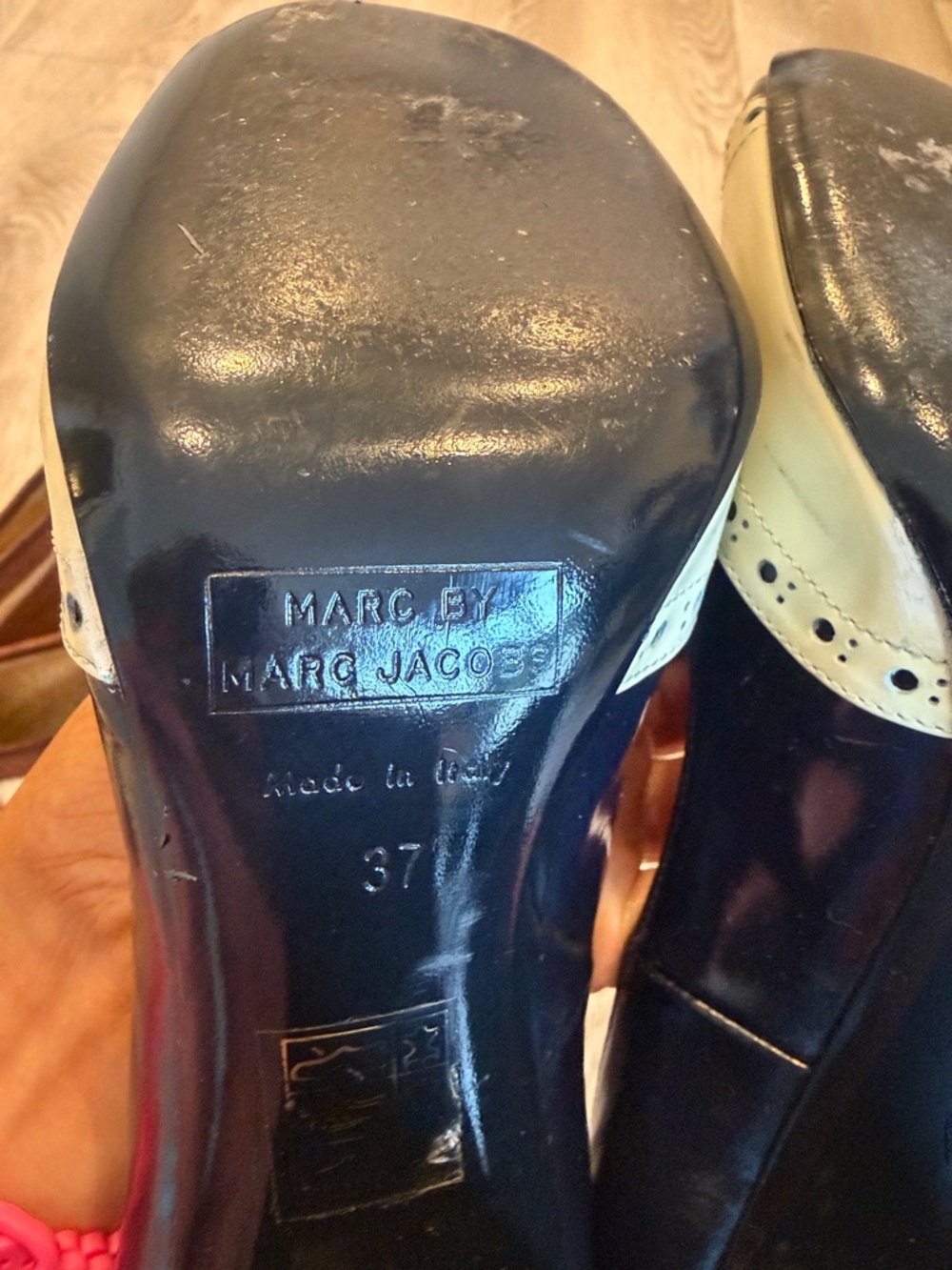 Marc by Marc Jacobs Two-Tone Black and Cream Brogue-Style High Heel Pumps - Picture 6 of 10